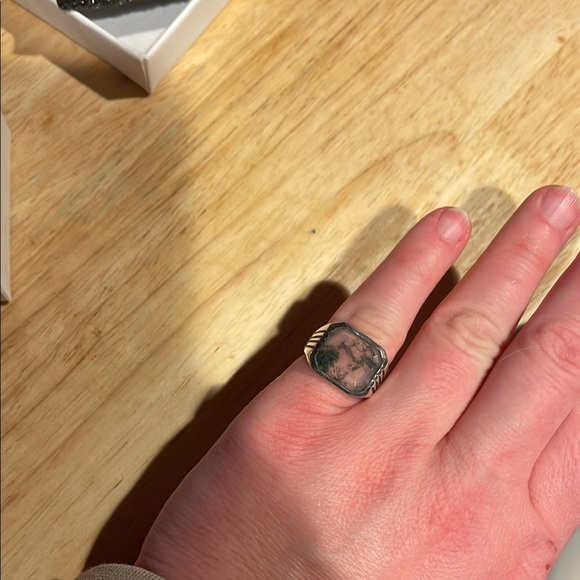 Vintage Silver and Moss Green Ring - Picture 2 of 5